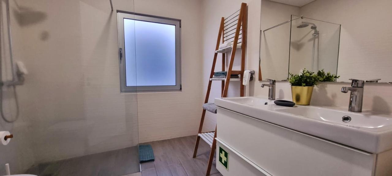 Bay House - Seascape Apartment Ponta Delgada  Bagian luar foto